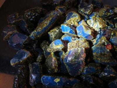 琥珀之王-蓝珀-多米尼加琥珀原石